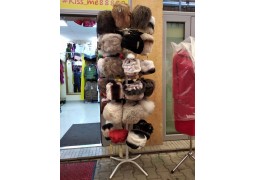 Стійка-вертушка під шапки на 42 місця